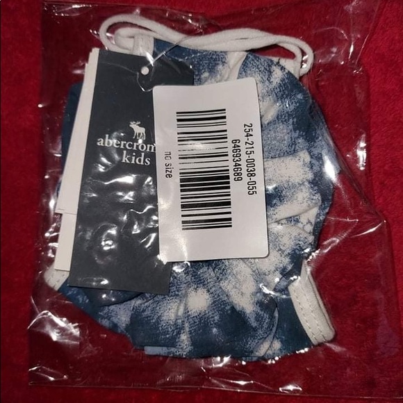 Abercrombie Kids Matching Mask and Scrunchie - Picture 3 of 4